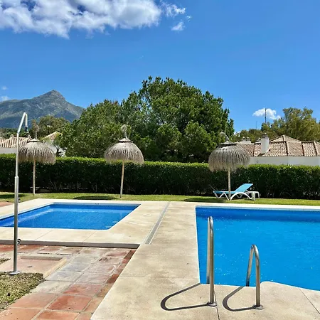 בית נופש House In Surrounded By Golf Courses