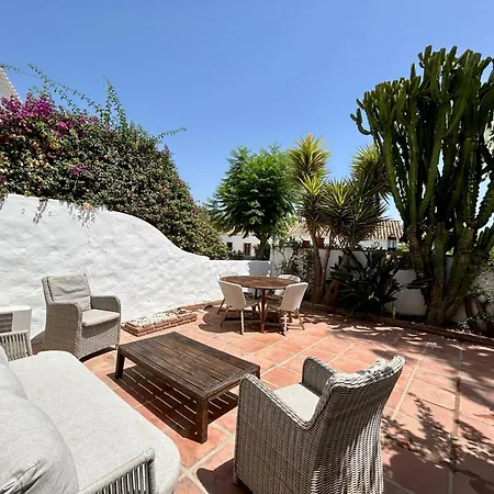 House In Surrounded By Golf Courses Nyaraló Marbella