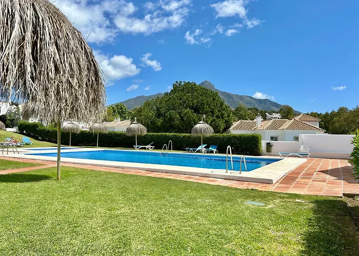 House In Surrounded By Golf Courses Hébergement de vacances Marbellac