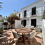House In Surrounded By Golf Courses Vakantiehuis *