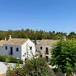 House In Surrounded By Golf Courses Vakantiehuis *