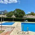 Vakantiehuis House In Surrounded By Golf Courses