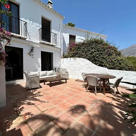 Vakantiehuis House In Surrounded By Golf Courses *